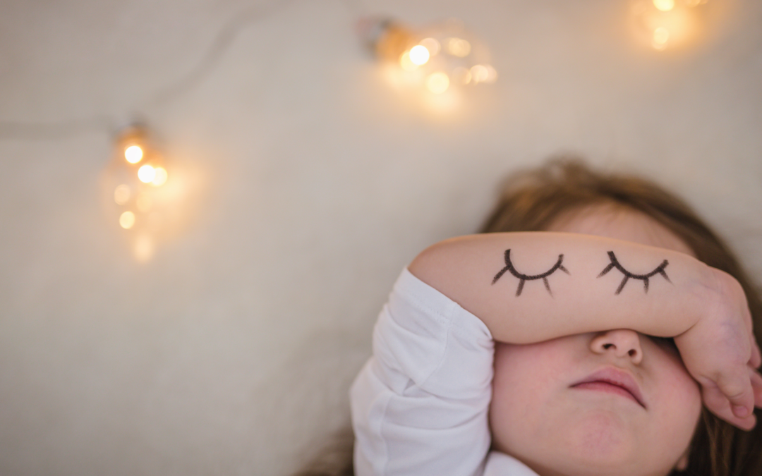 "Toddler sleep cues" "Baby sleep signals" "Understanding sleep patterns" "Interpreting child sleep cues" "Decoding sleep behavior" "Bedtime routine for kids" "Healthy sleep for toddlers" "Improving child sleep quality" "Recognizing sleep signs" "Promoting better toddler sleep"